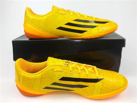 adidas Men's F10 in (Messi) Indoor Soccer Shoe 